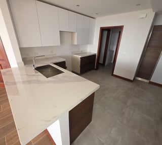 Venta de apartamento con 3 habitaciones y hab de servicio Z10 Ref-5307