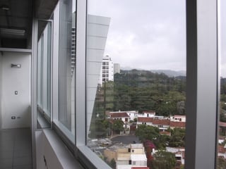 CityMax Renta Oficina en Edificio DOMANI zona 15 - 3