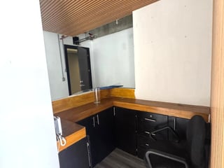 OFICINA EN ALQUILER EN ZONA 10 - 3