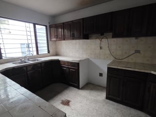 *Alquiler de casa ideal para oficina en Zona 11* - 3