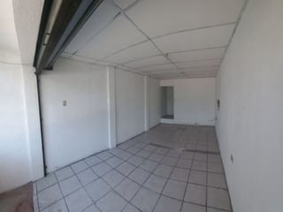 Bodeguitas sobre Calzada San Juan zona 7 - Image 1