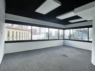 📍 OFICINA EN RENTA – 78.01 M² | EDIFICIO ATLANTIS | ZONA 10 - 2