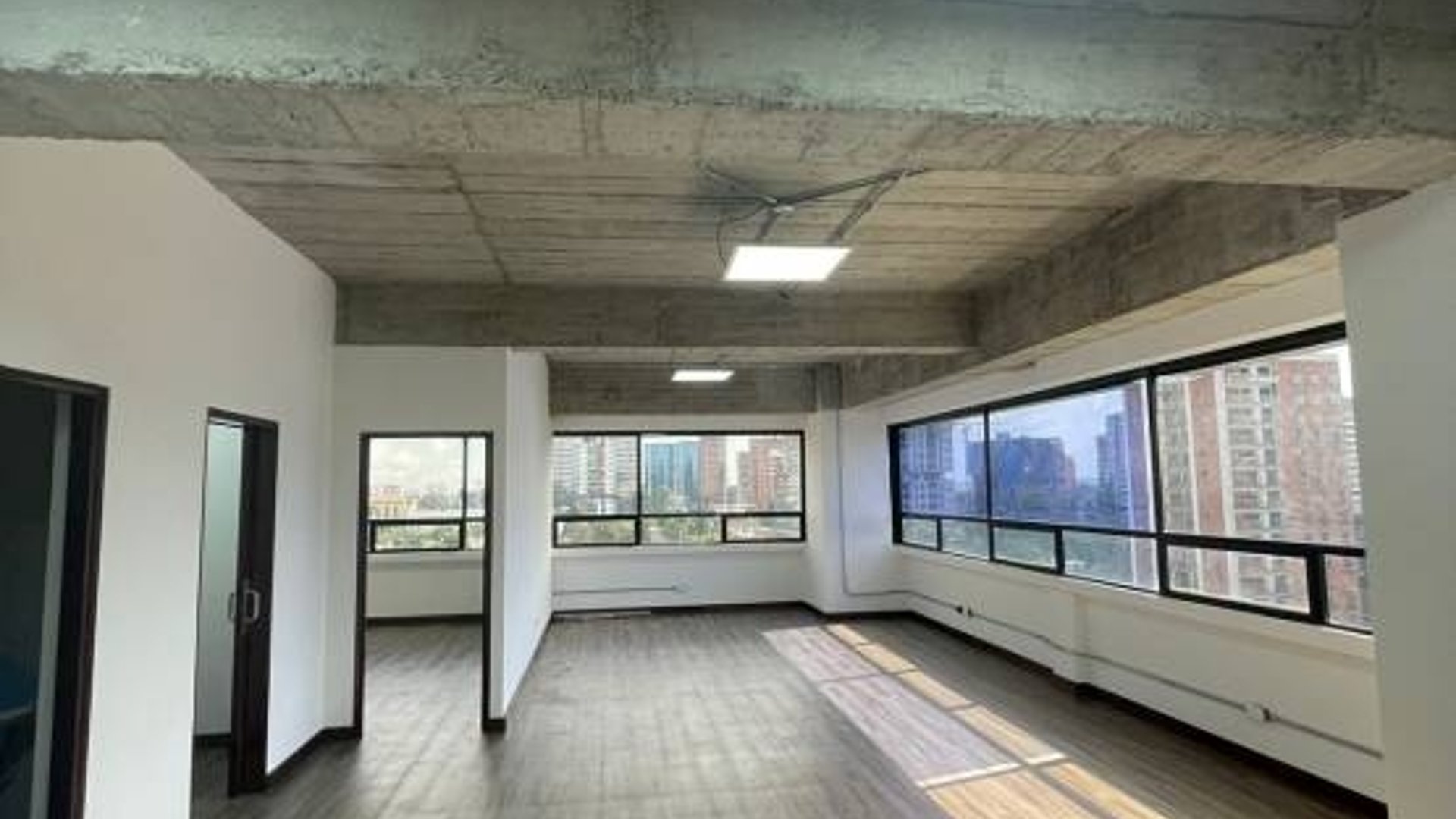 Oficina en Renta, Zona 10 (R7722) - Miniatura 6