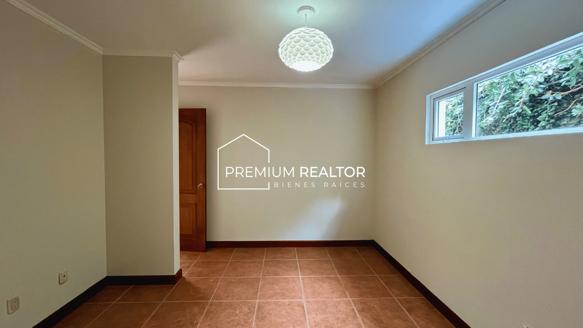 Luxurious 4-Bedroom House with Garden in Casa & Campo, Fraijanes - Rent $2800 - Miniatura 23