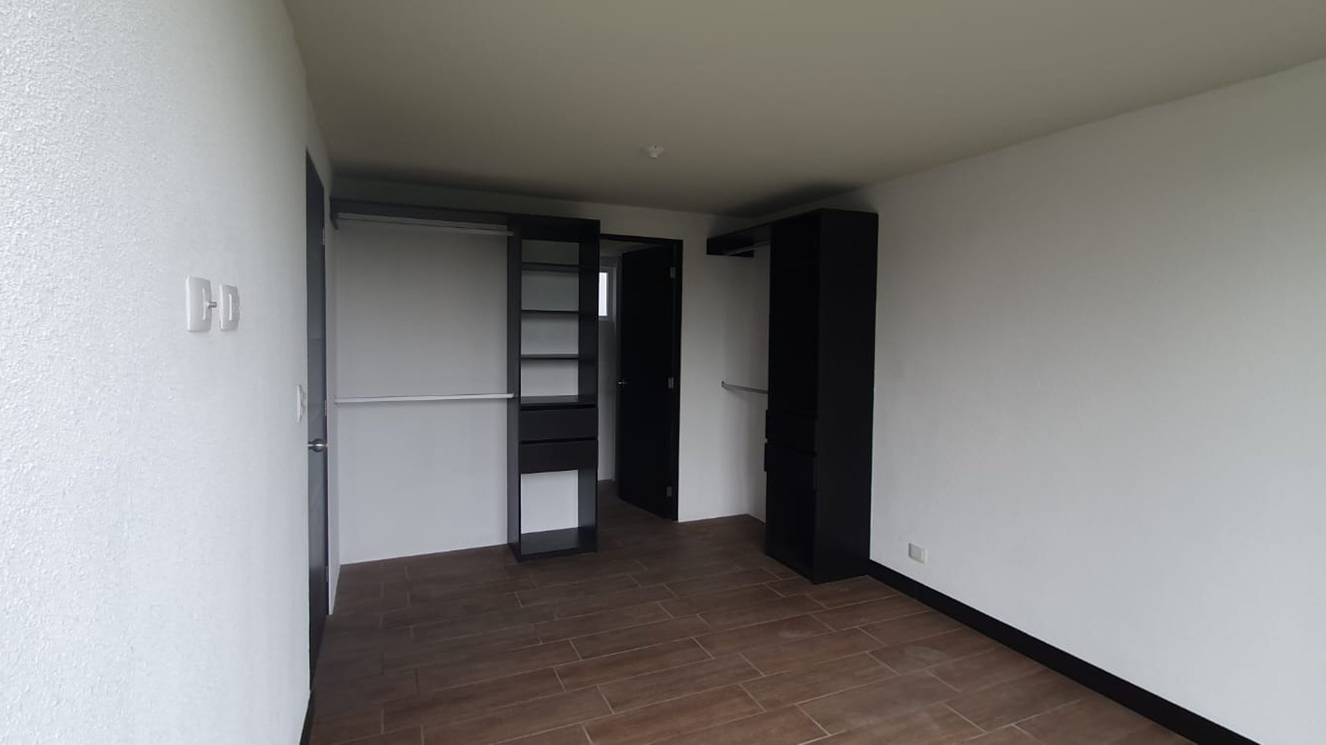 Apartamento en Renta, Carretera Salvador, Puerta Parada. Edificio Monet - Miniatura 4