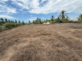 TERRENOS EN VENTA EN CONDOMINIO PALMERAS DE MONTERRICO KM. 13.5 - 4