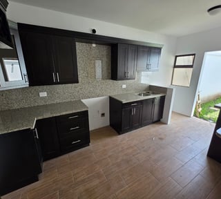 Casa de 2 niveles y 3 habitaciones en venta en San Cristobal Ref-5199