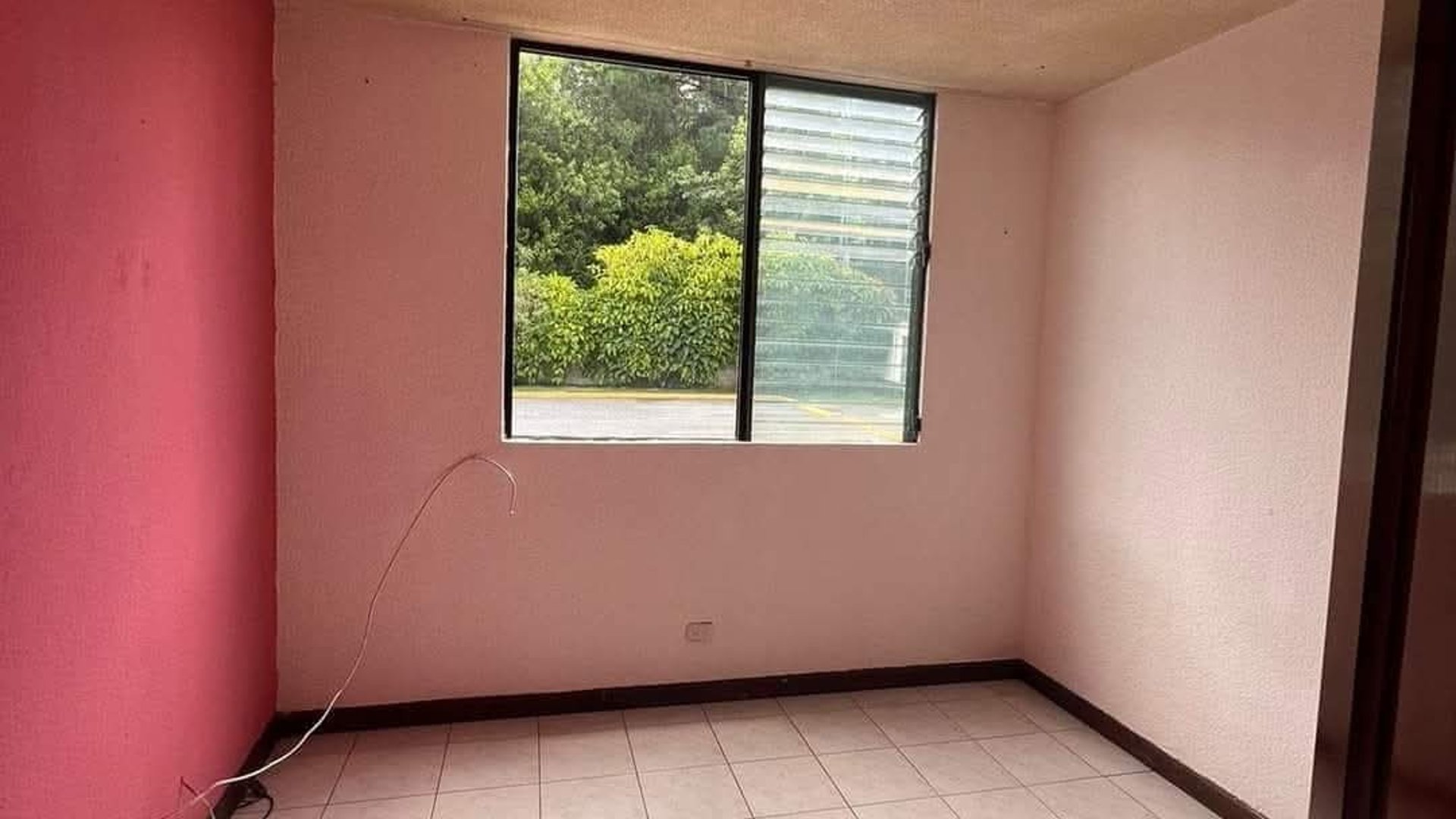 Apartamento en Renta Zona 16, Frente a C.C. Santa Amelia - Miniatura 4