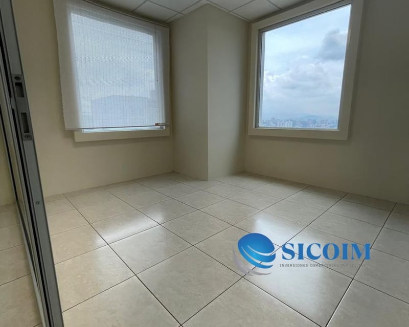 Oficina en Venta Zona Pradera zona 10