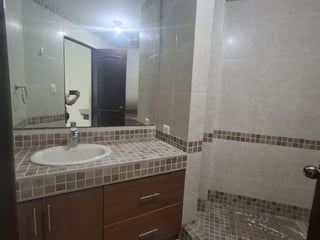 En Renta Apartamento de 3 habitaciones en Zona 15 - 5