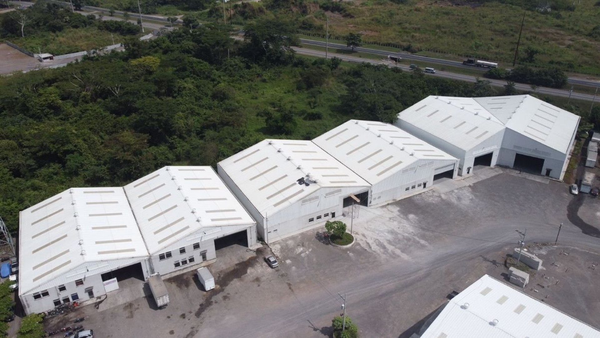 Autopista Puerto Quetzal Km 68,/ Bodega en renta - Miniatura 2
