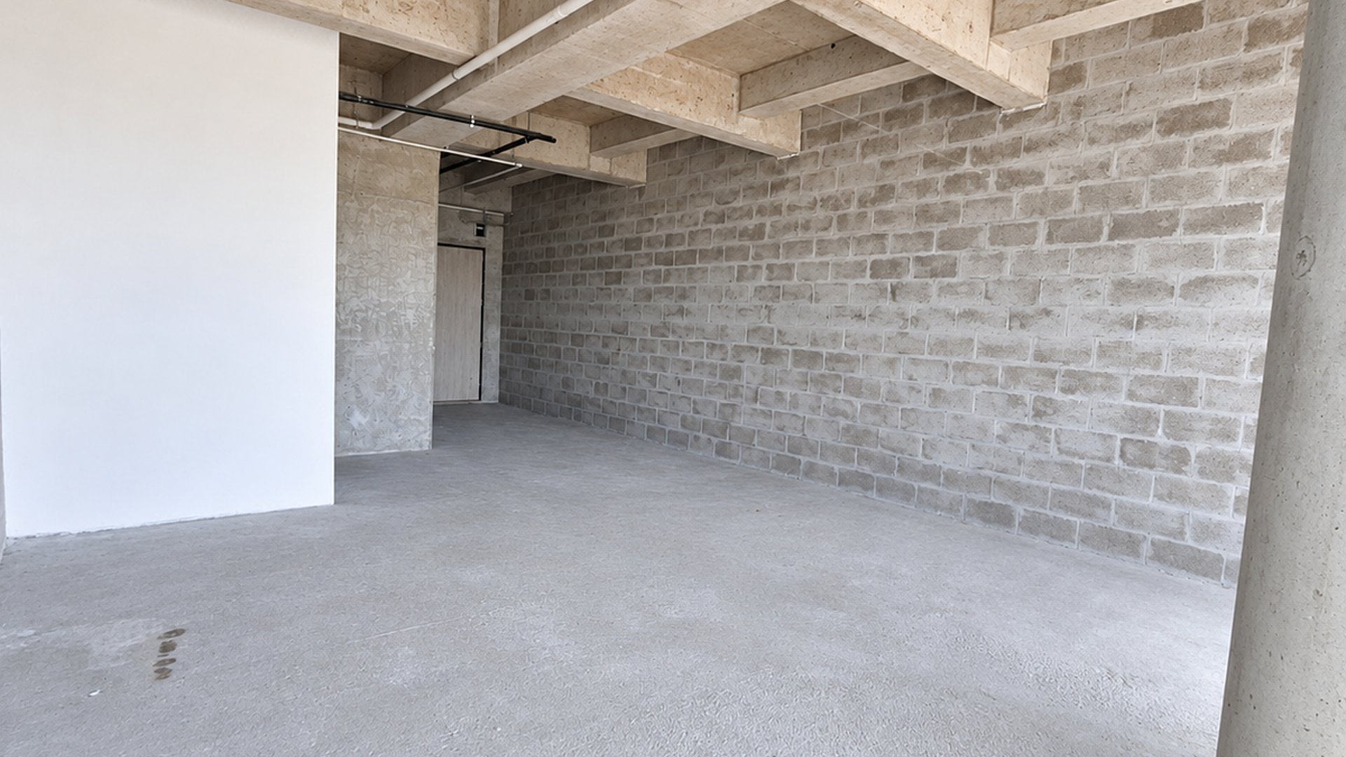OFICINA EN VENTA EN EDIFICIO BURGO, ZONA 14