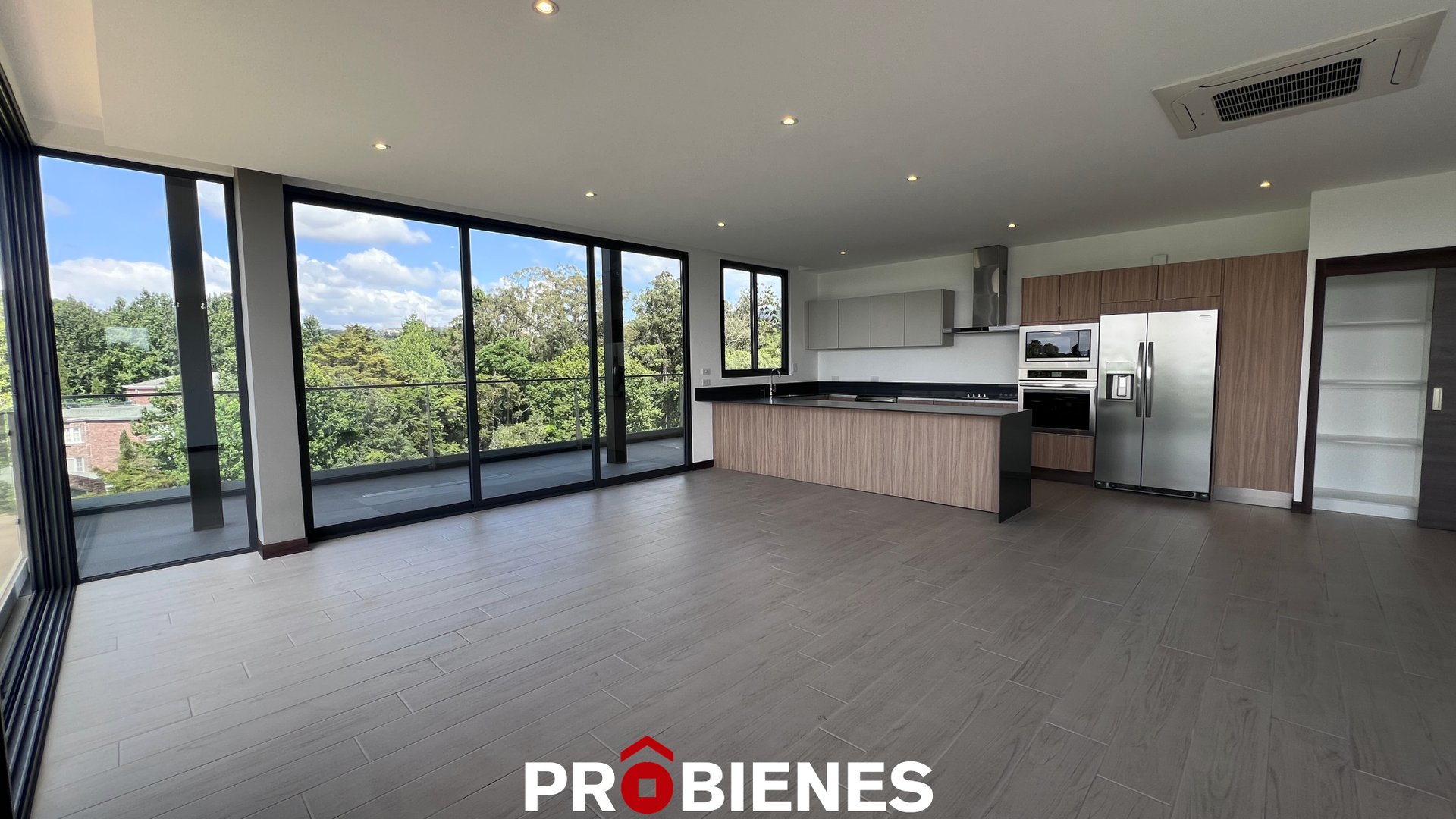 Penthouse de 3 habitaciones en SPAZIO zona 15 - Miniatura 3