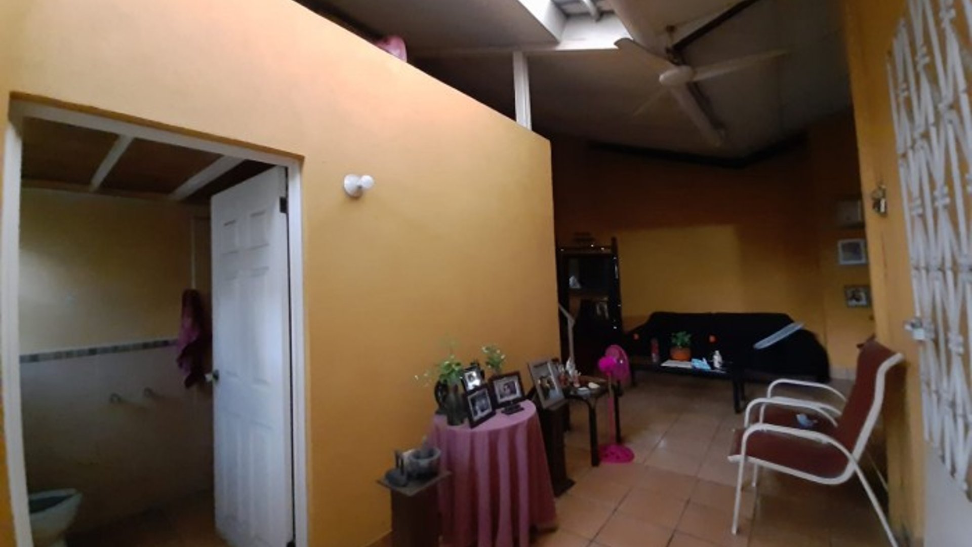 SE VENDE CASA COMERCIAL CENTRO DE ESCUINTLA - Miniatura 8