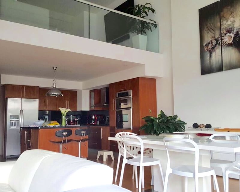 Apartamento 2 hab/2 niveles en venta zona 10