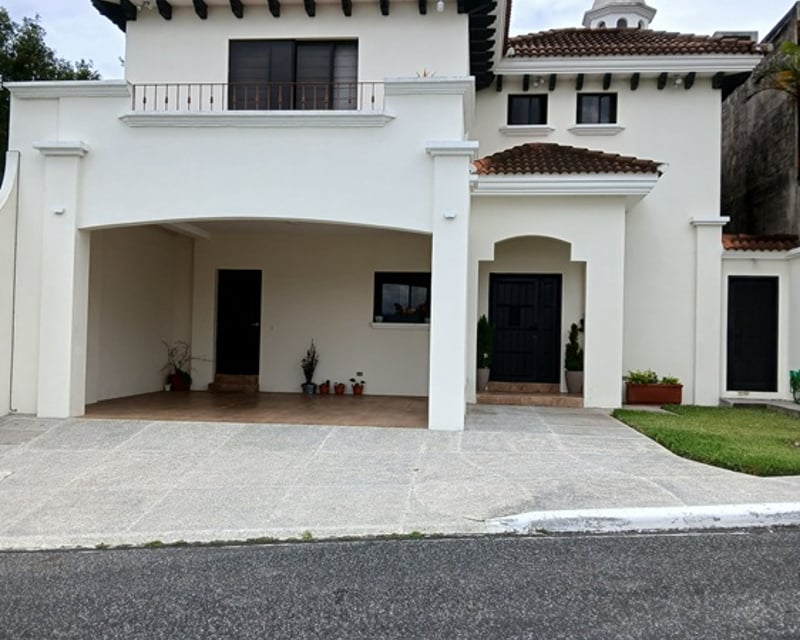 Alquilo Casa en Km 28.5 Camino a Santa Elena Barillas