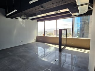 Europlaza, Zona 14 | Oficina en renta | 478 m² en nivel alto - Image 13