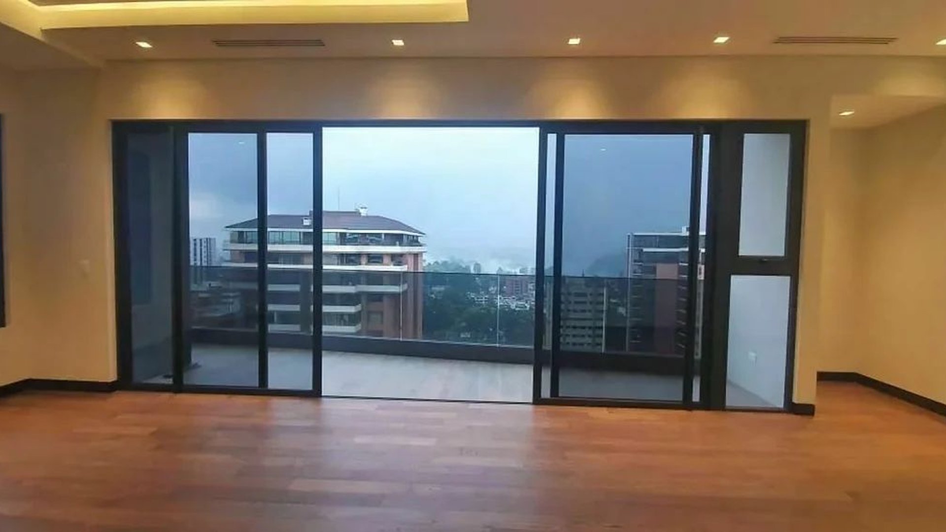 Apartamento en Venta – Santa Inés del Parque, Zona 14 - Miniatura 7