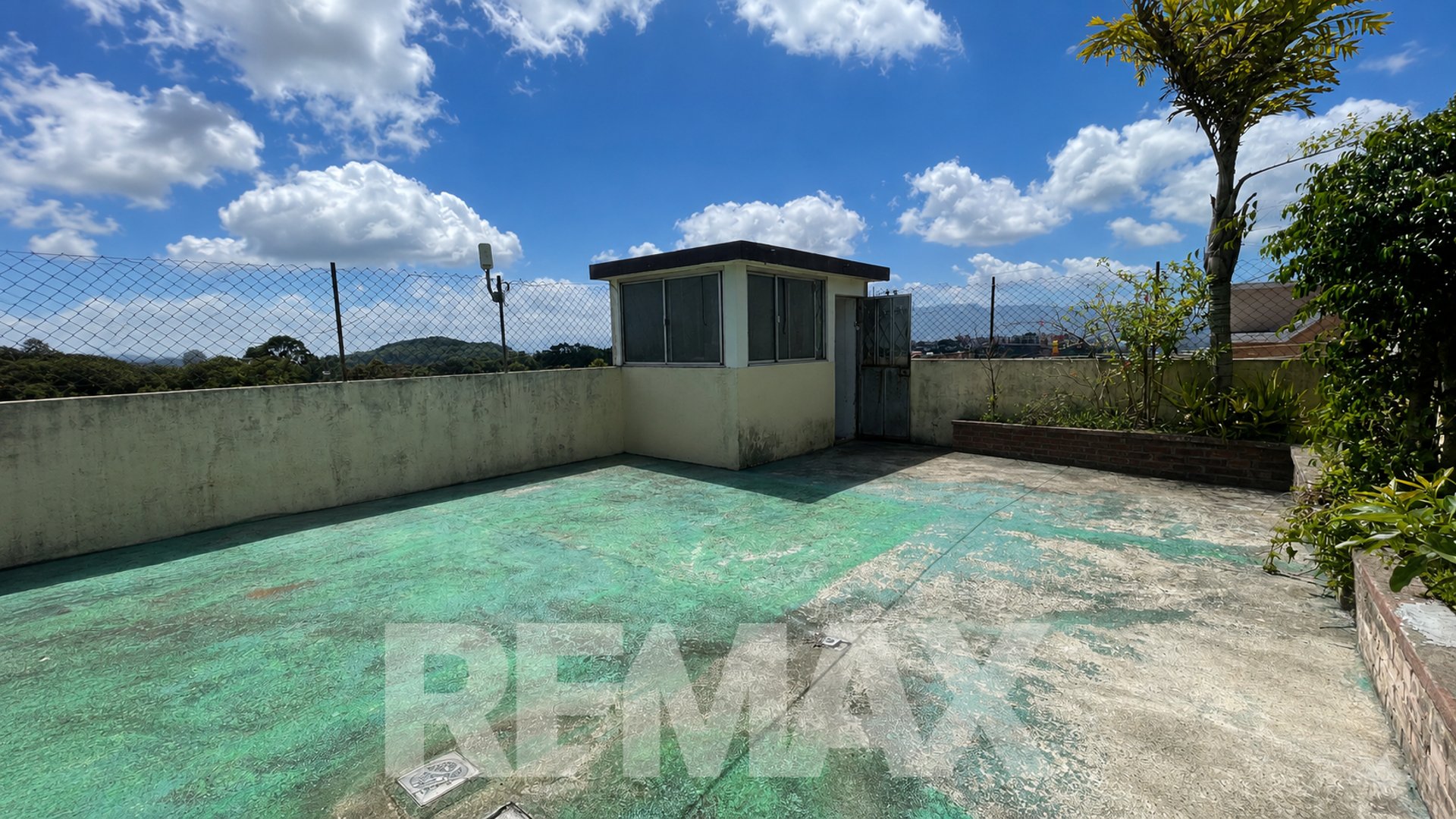 Casa en Venta de 4 Habitaciones en Los Olivos, Zona 18 - Miniatura 6