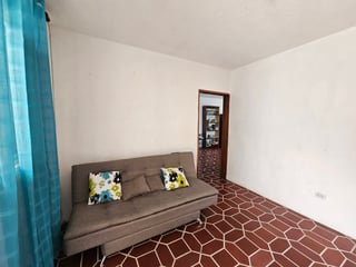CASA EN VENTA EN ZONA 7, TIKAL 1 - 3