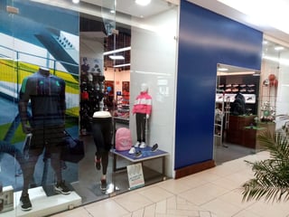 Local en Venta Centro Comercial Los Próceres, zona 10 Guatemala - Image 6