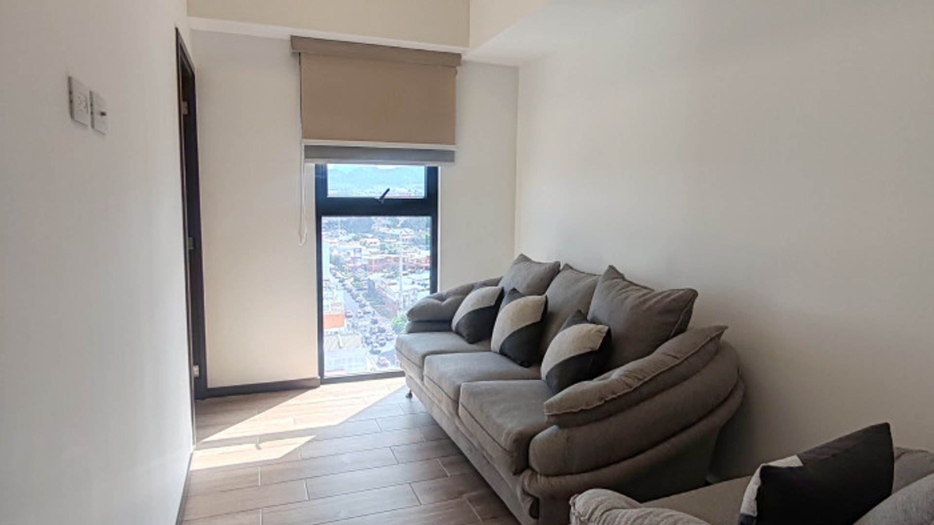 Apartamento Amueblado en Renta en Zona 11 Altaire - Miniatura 6