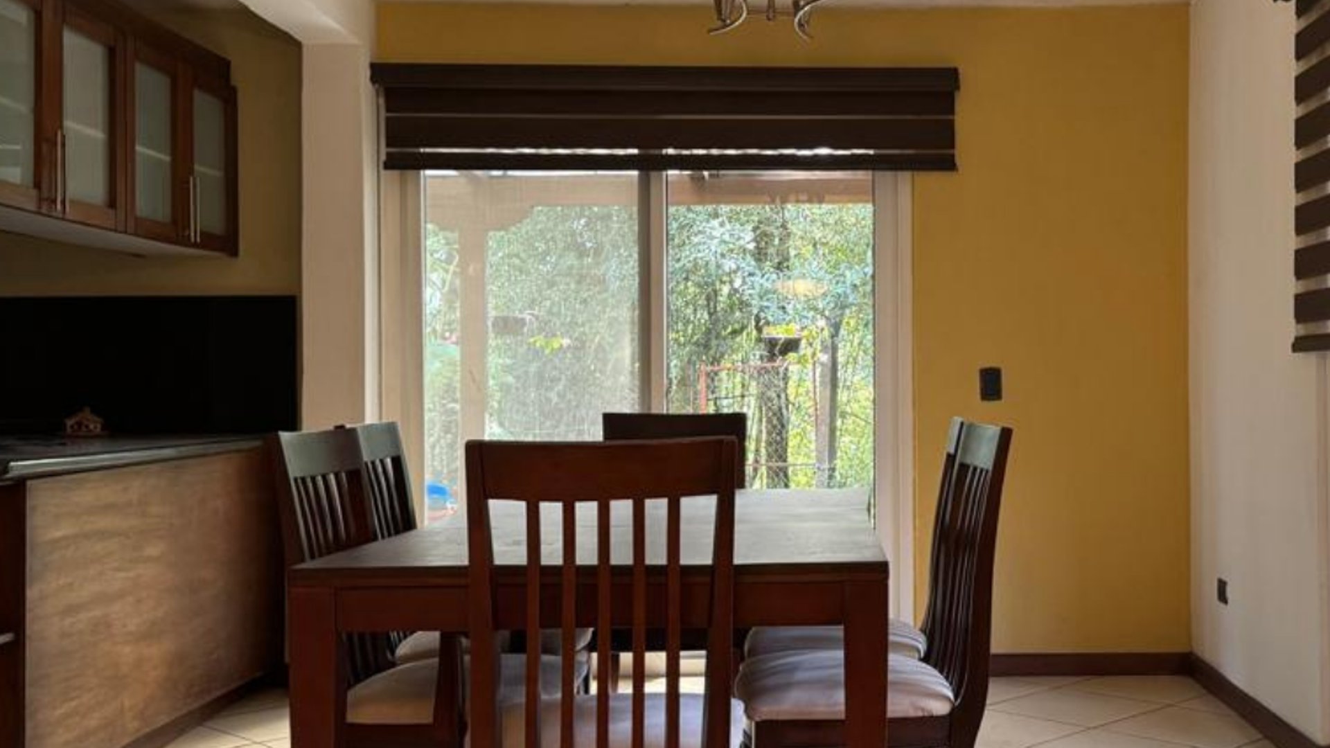 VENTA DE CASA EN VILLAS DEL NORTE, ZONA 17 - Miniatura 3