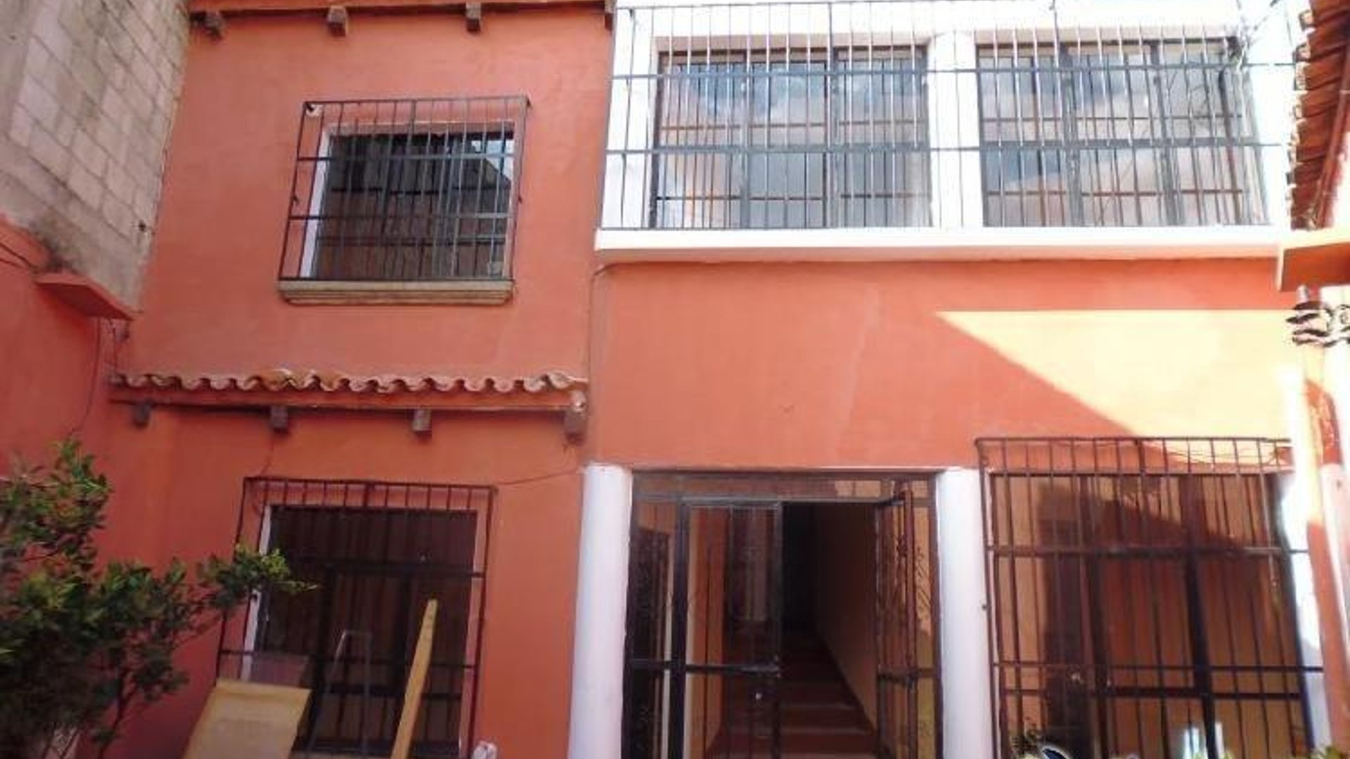 Casa grande en venta en Las Victorias, Jocotenango.