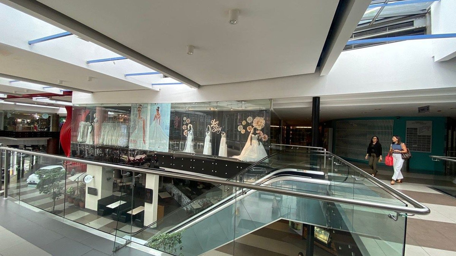 Local en venta – Design Center, Zona 10 - Miniatura 3