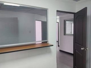 Zona 13 Alquilo Oficina 80 mt2 Blvd Liberacion - 5