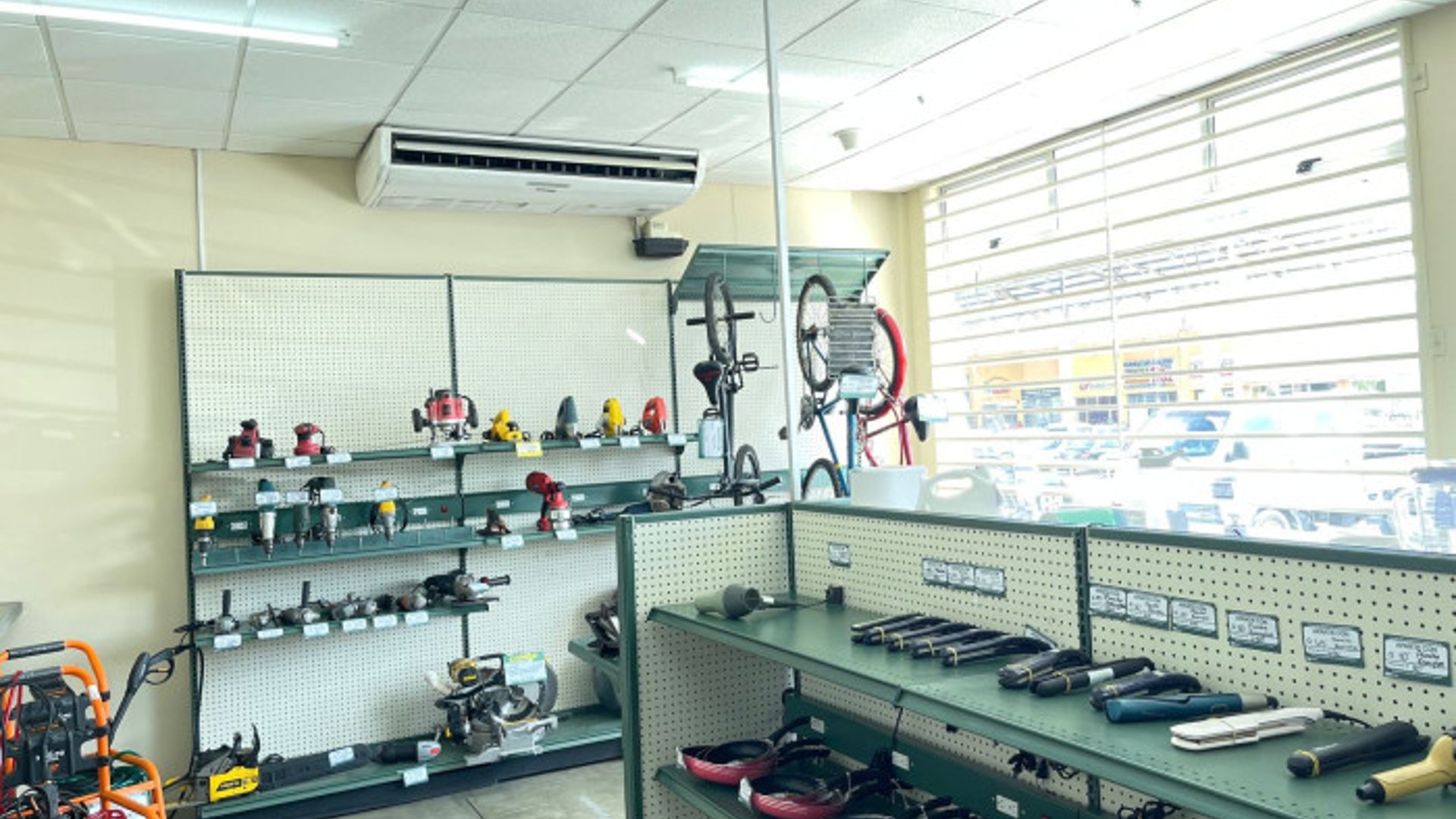 Local Comercial en renta en Plaza Comercial de Zona 18