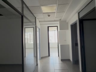 Oficina en Alquiler / Venta Edificio Europlaza, zona 14 - 4