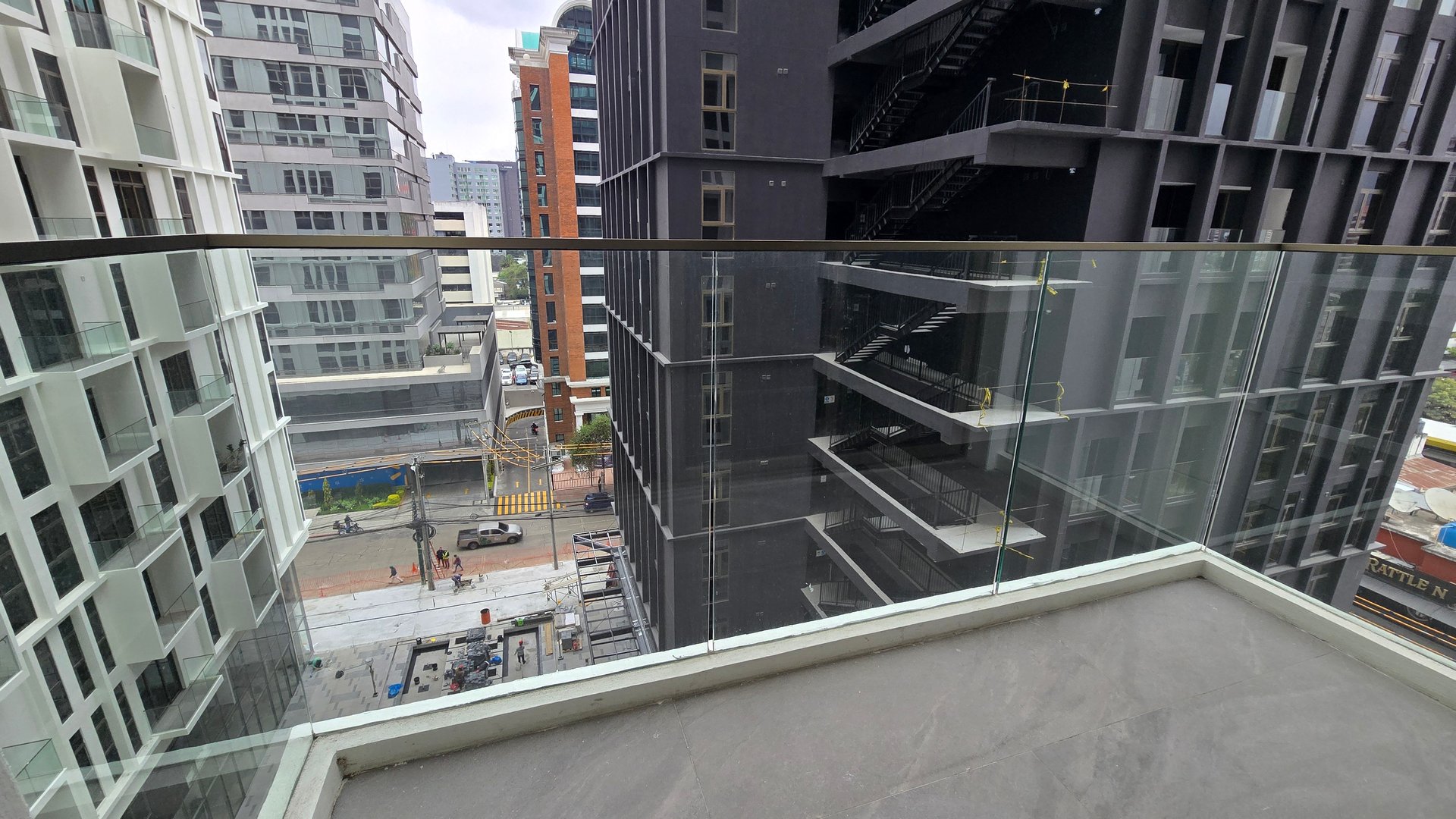 Moderno Apartamento en Renta | Zona 10, Ciudad de Guatemala - Miniatura 3