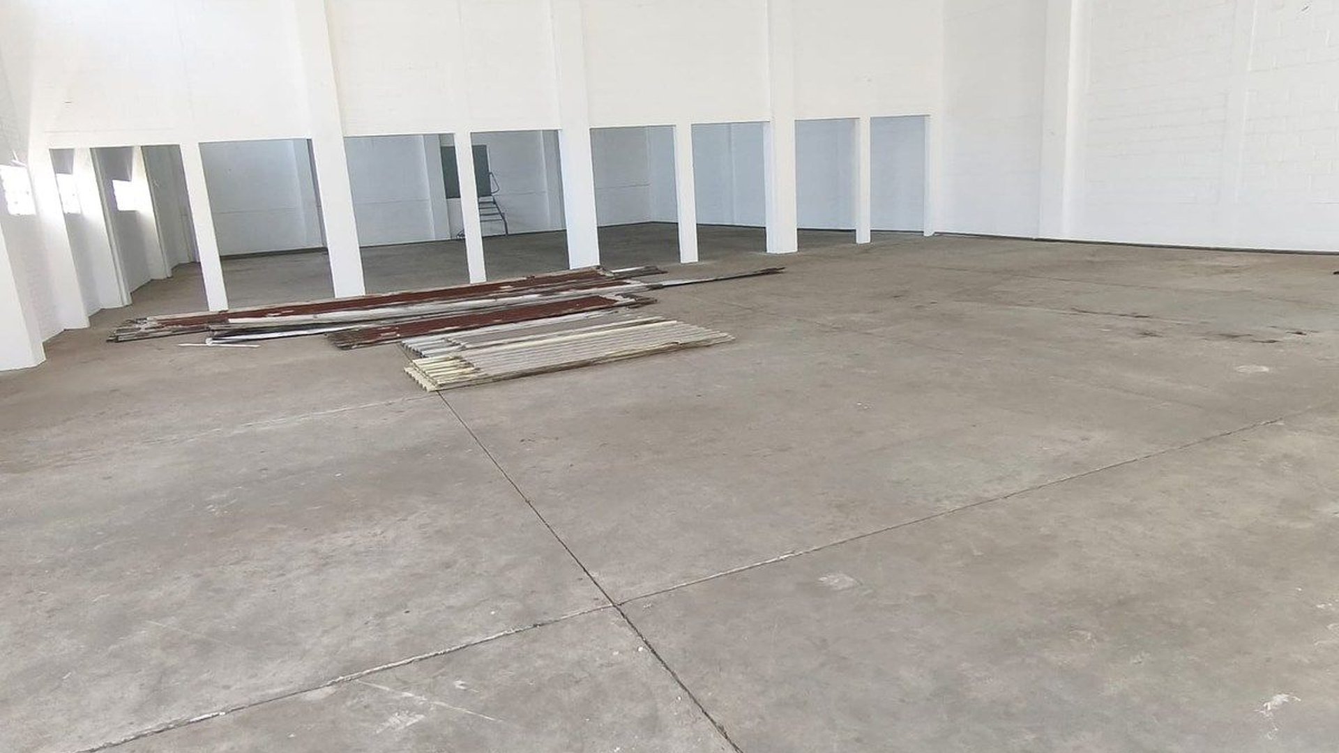 Bodega en Renta - Calzada Atanasio Tzul Zona 8 - Miniatura 6