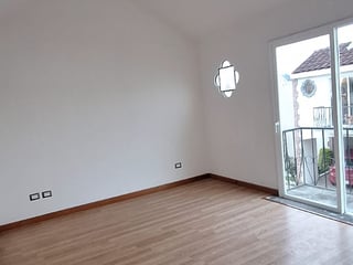 Luxurious 4 Bedroom House with Garden for Sale in Cañadas de Arrazola CAES - Image 8