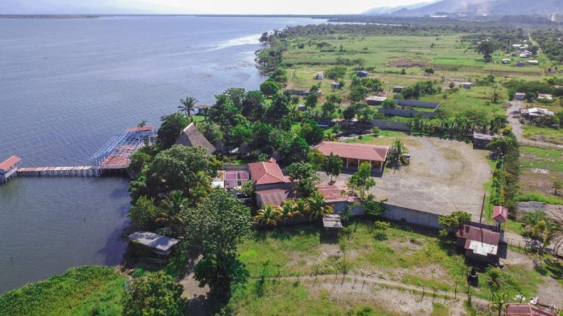 Hotel en venta en El Estor Izabal