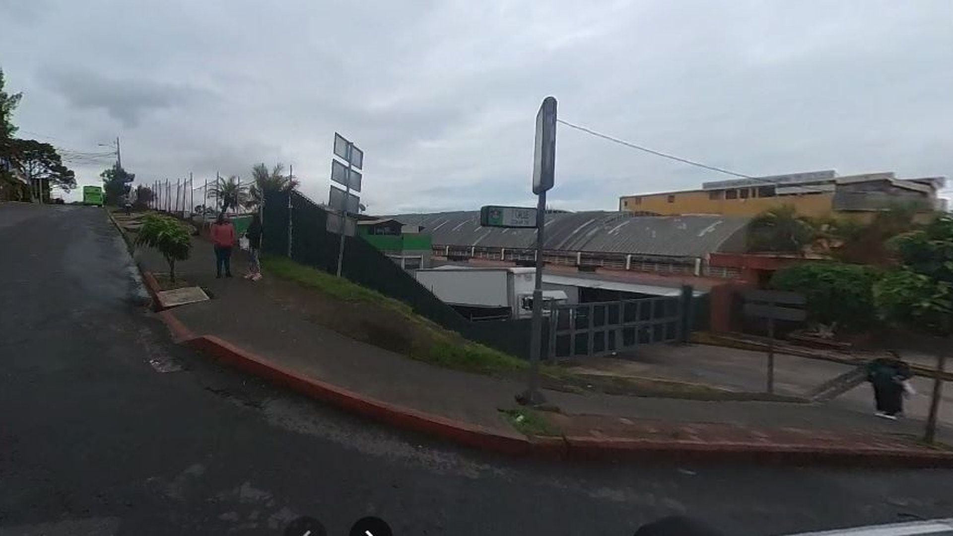 Casa en Venta en Colonia Lavarreda, zona 18 - Miniatura 2