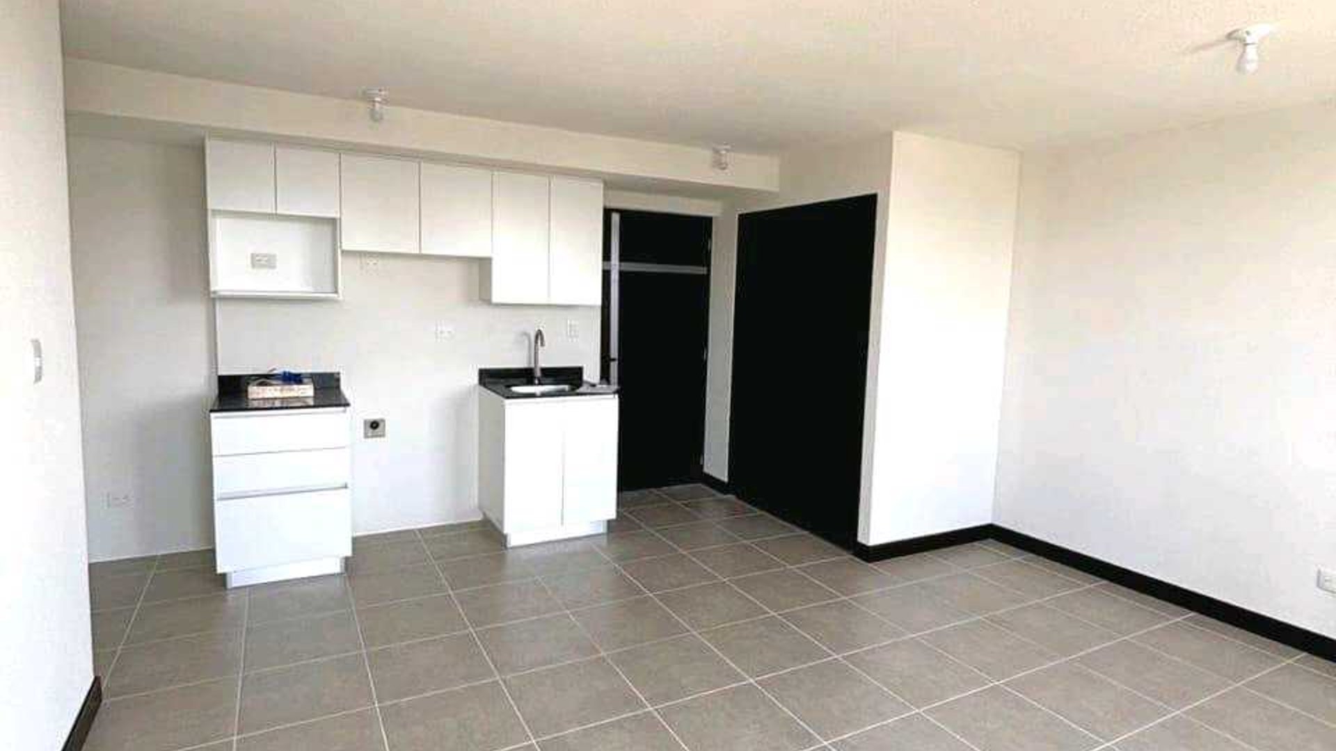 APARTAMENTO EN VENTA / ALQUILER ???? Edificio Esenta, Zona 12 - Miniatura 2