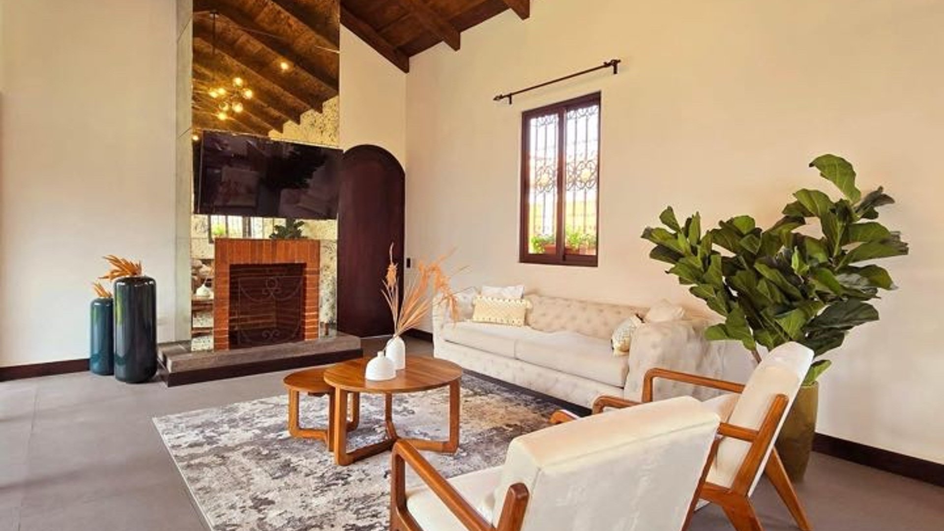 CASA EN VENTA EN ANTIGUA GUATEMALA - Miniatura 2