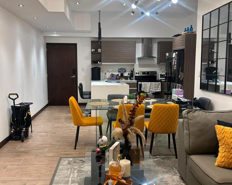 Apartamento en venta de 3 habitaciones en Zona 10