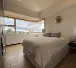 Apartamento en venta, en Zona 10