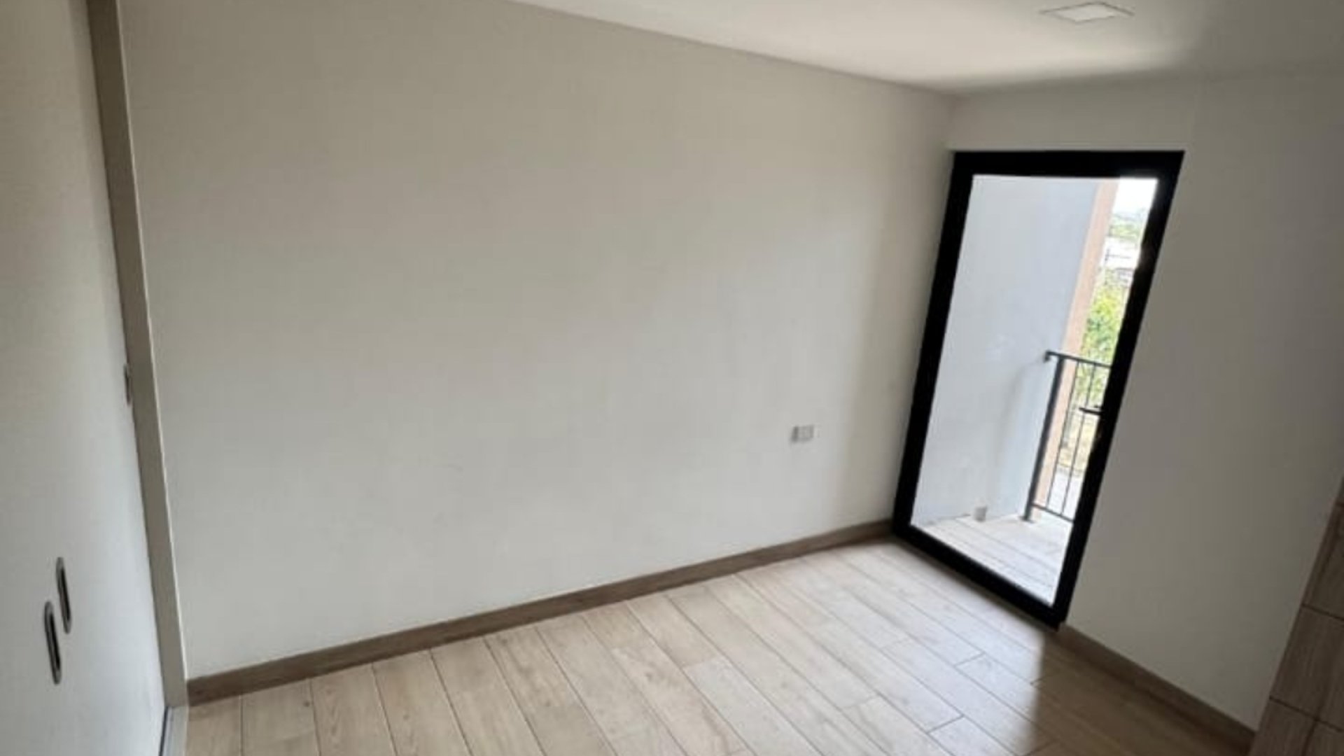 RENTA APARTAMENTO EDIFICIO ARMONÍA ZONA 12 - Miniatura 5