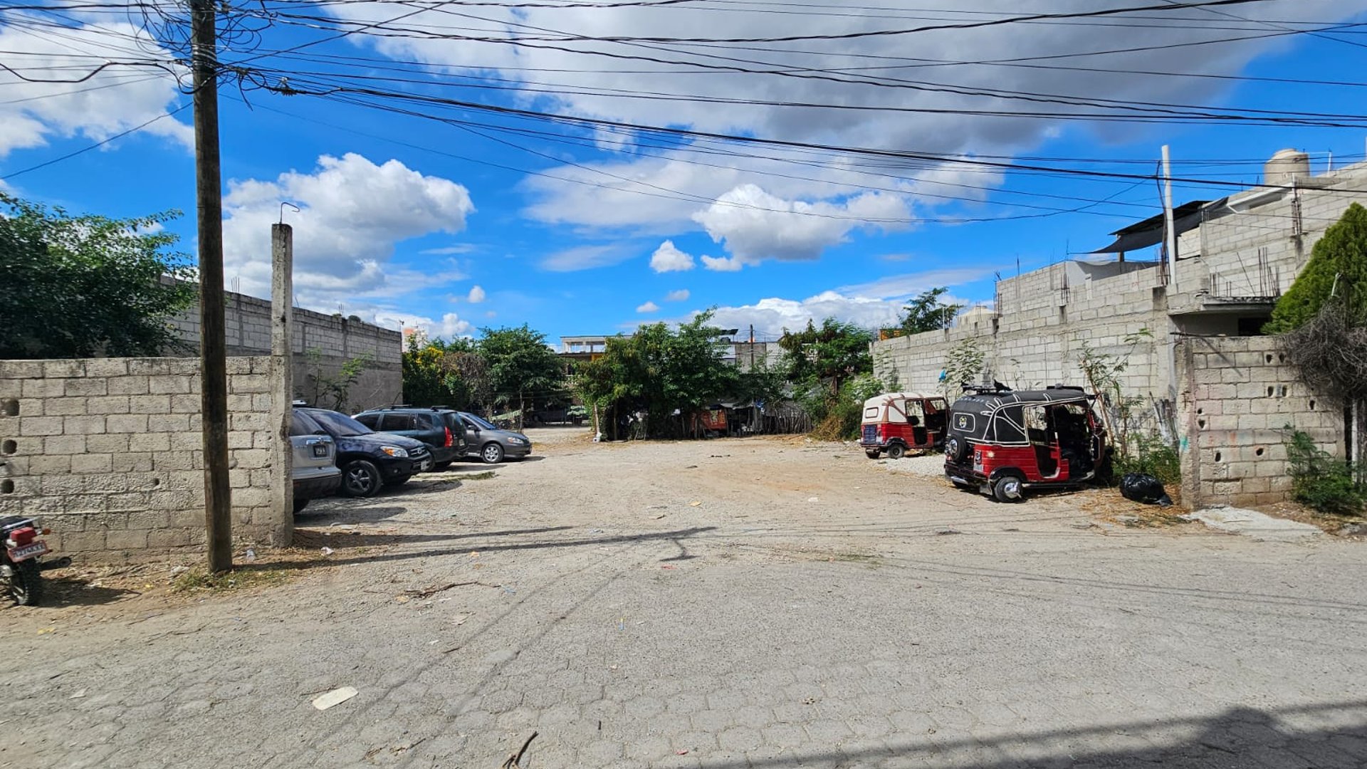 Terreno en Venta, Guastatoya - Frente a Nuevo Mercado y Terminal - Miniatura 3