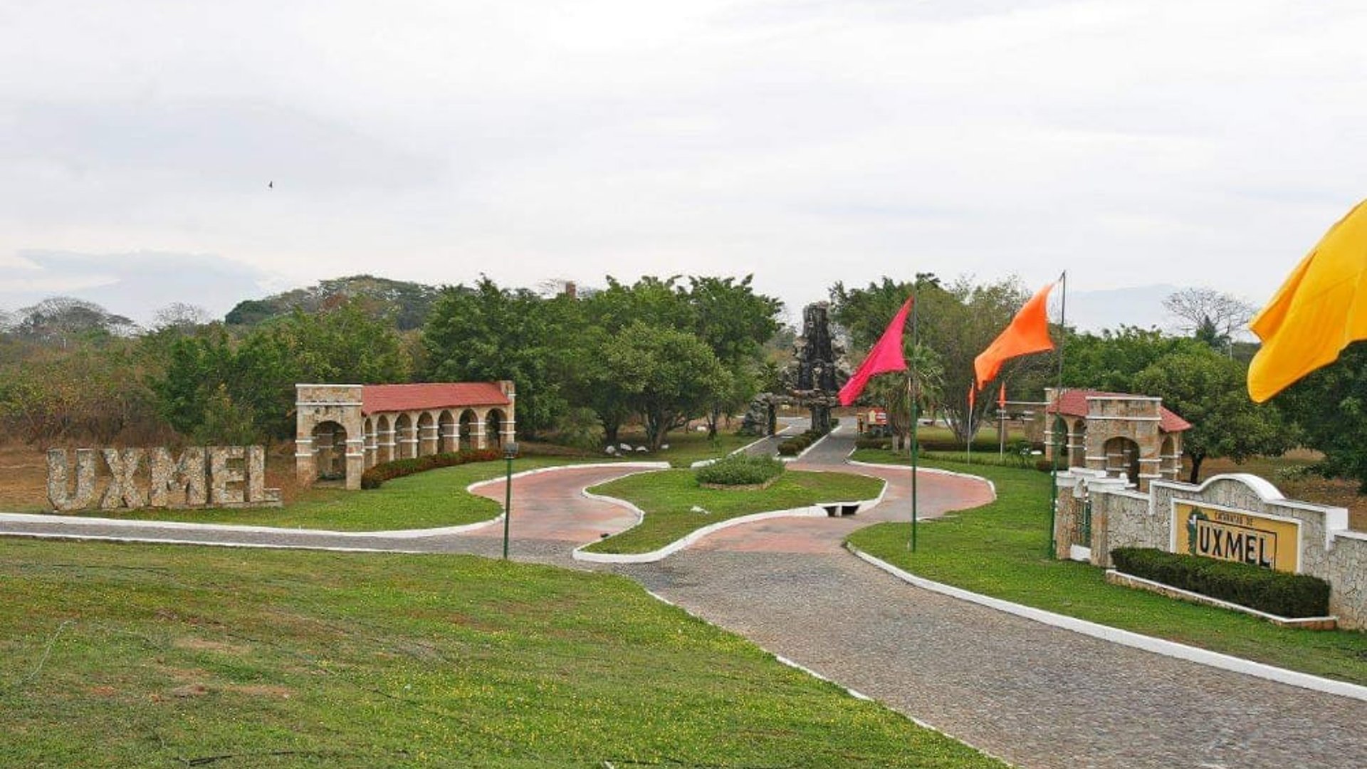 Terreno en venta en Cataratas de Uxmel Carr. a Puerto Quetzal - Miniatura 2