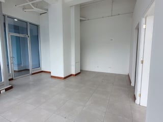 Oficina en Venta Edificio Plaza Portal del Bosque torre 1, Km. 22.5 CES - 4