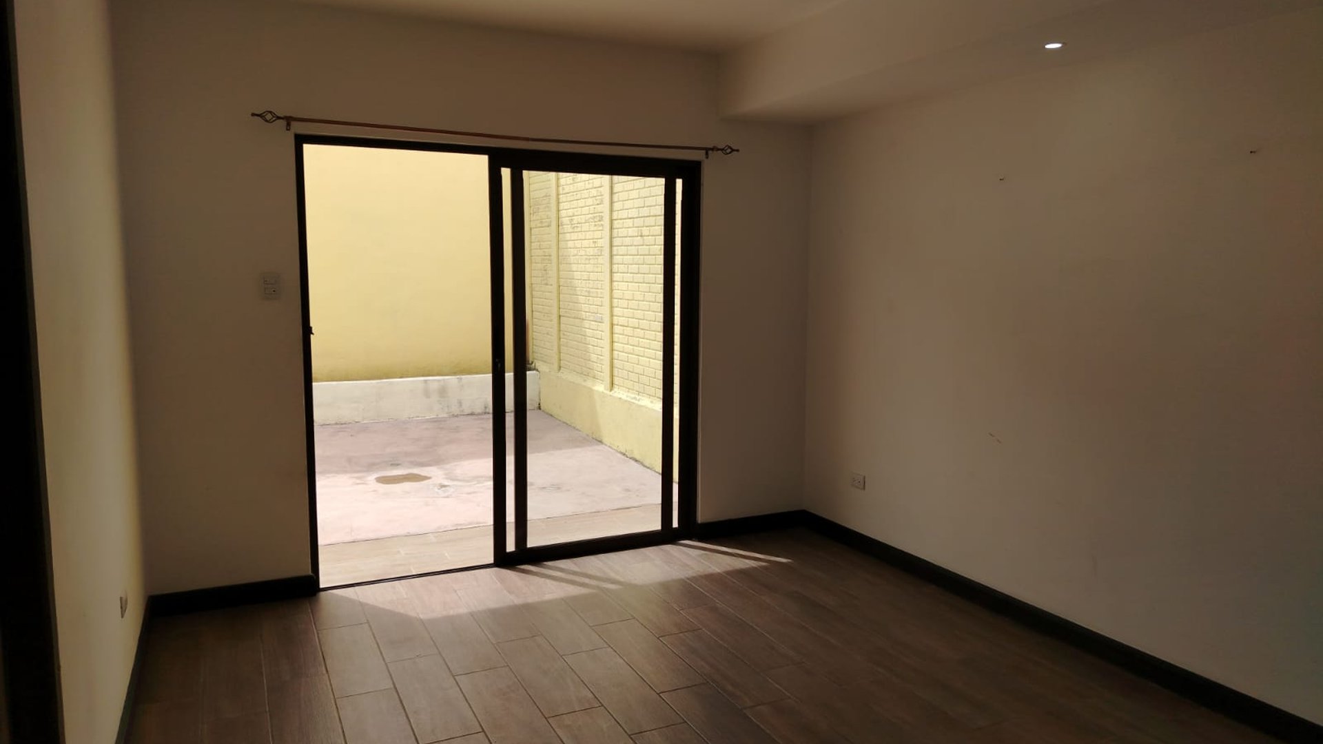 RENTA Casa Zona 2 Condominio Reserva San Ángel - Miniatura 2