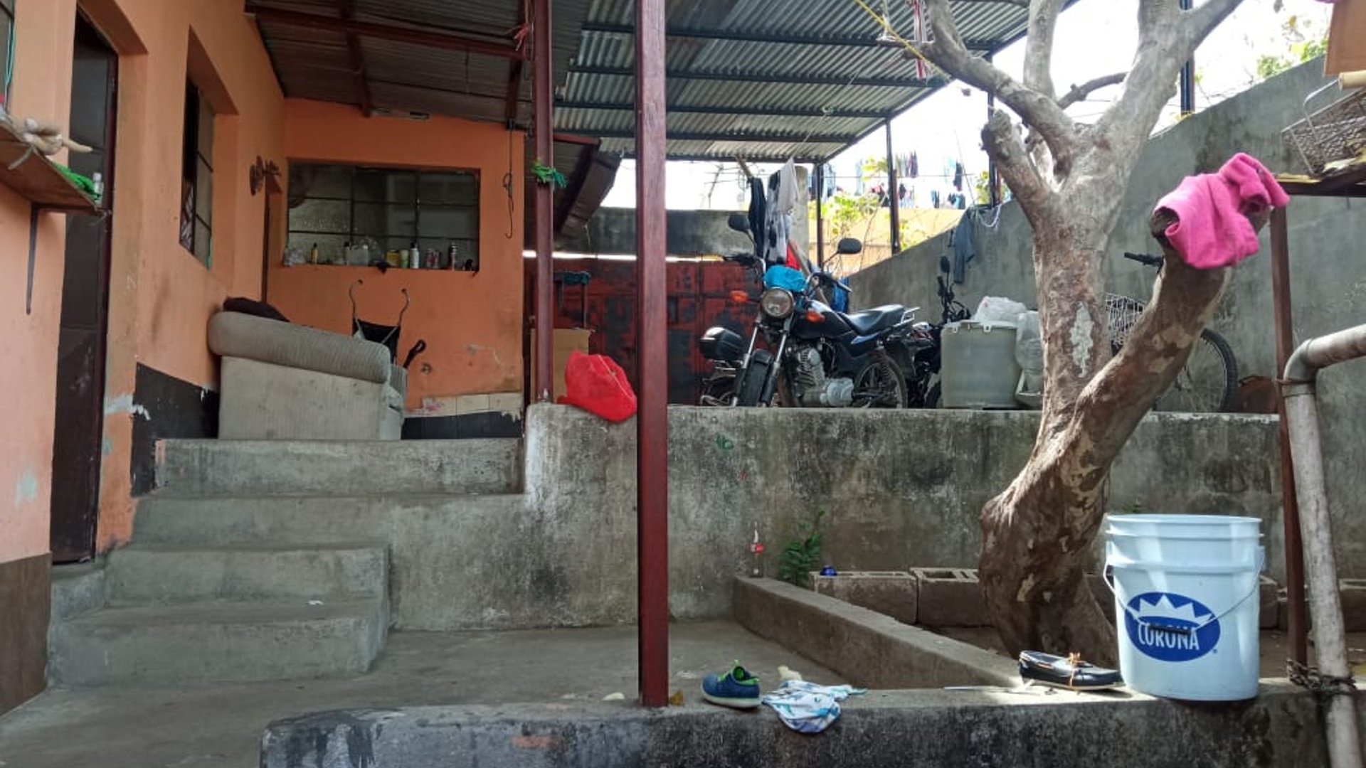 Venta de casa en colonia el Chato zona 18