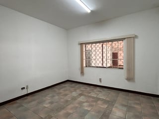 Casa para oficinas en alquiler en Zona 10, Ciudad de Guatemala - 4