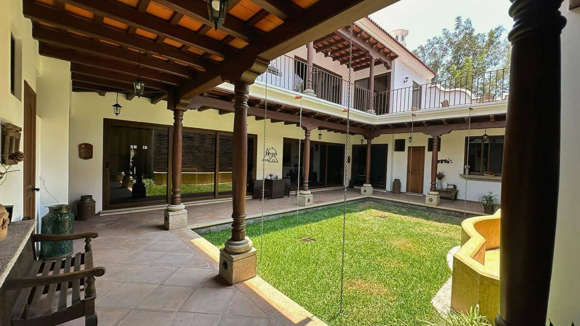 Casa venta en Antigua Guatemala - Image 1