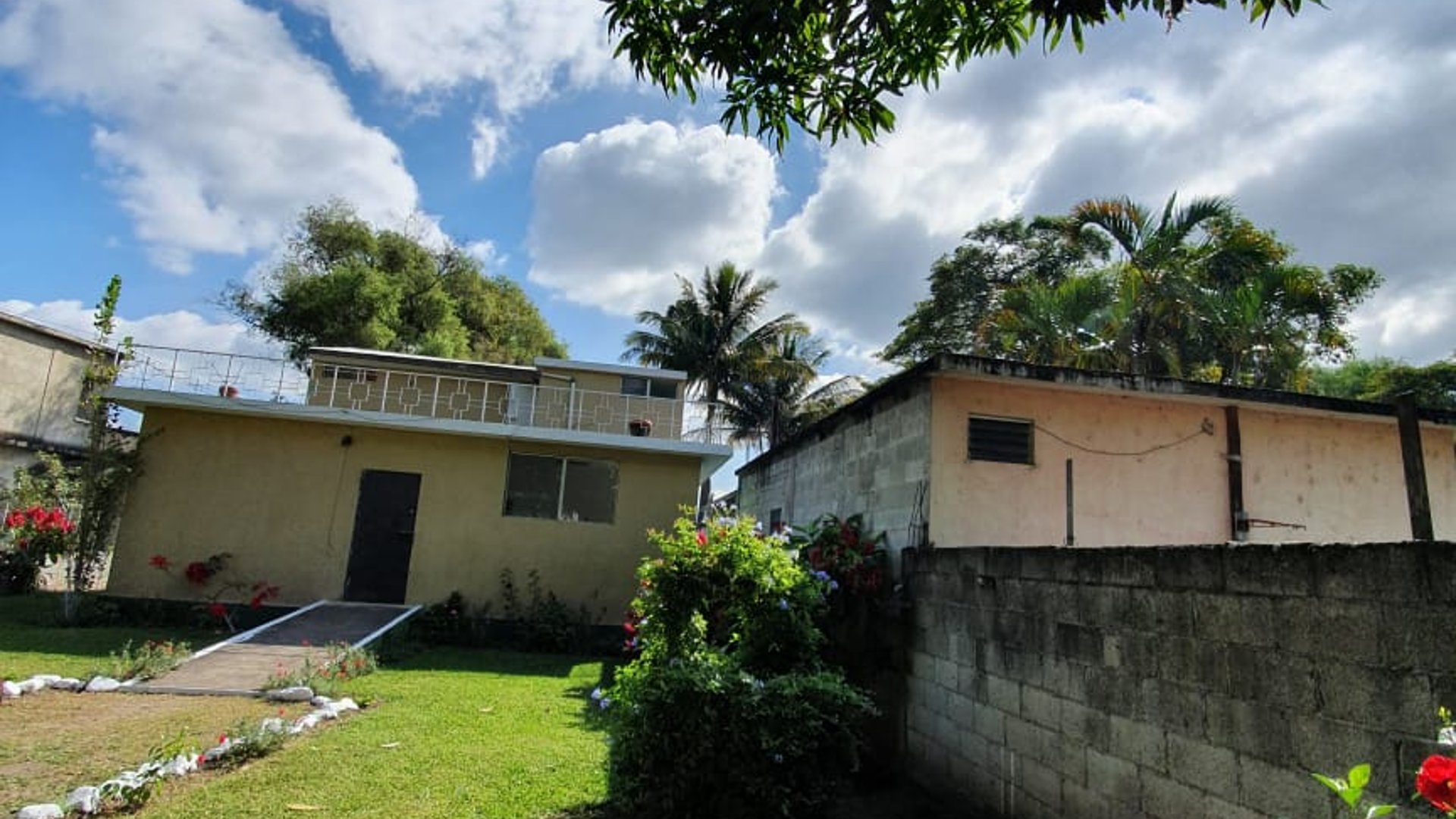 Casa a orilla del lago en venta, Amatitlan - Miniatura 4